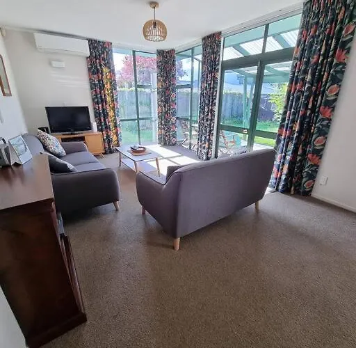 Glenholme 2 Bedroom Town House Holiday home